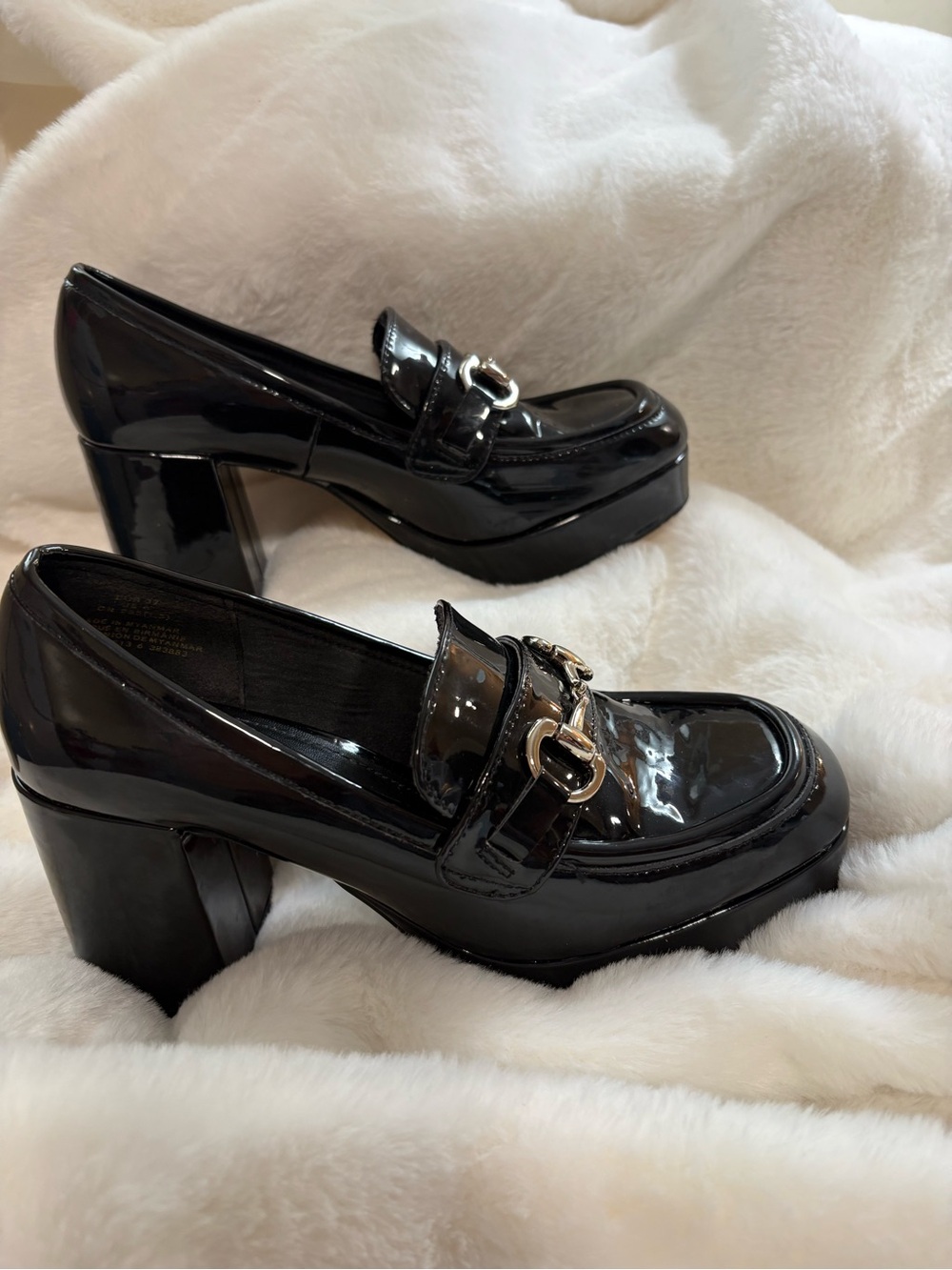 H&M SZ6 (Europe’s 37)Black Patent Platform Loafer 3”Heels with Silver  Buckle